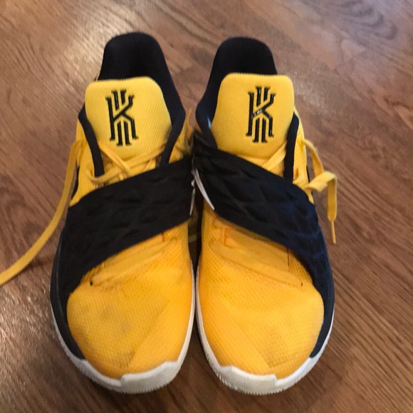 kyrie irving bball shoes